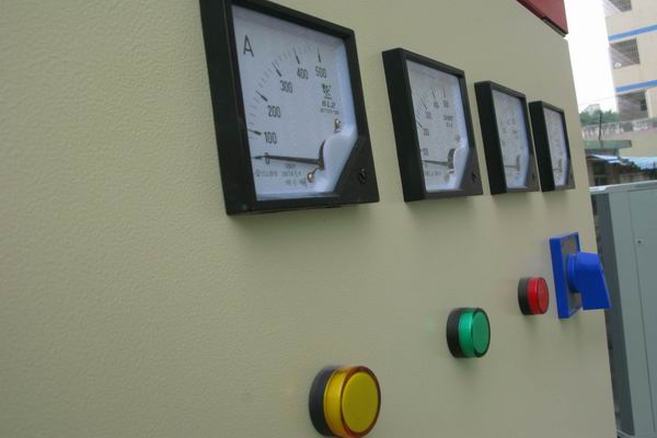 新吴配电柜-3683讲讲配电柜注意事项